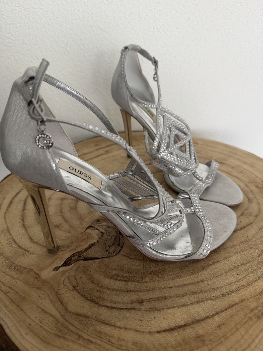 Guess Damenschuhe: GUESS Strass High Heels Silber Gr. 37 – Gebraucht aus Hägglingen von Raff_Ella 1