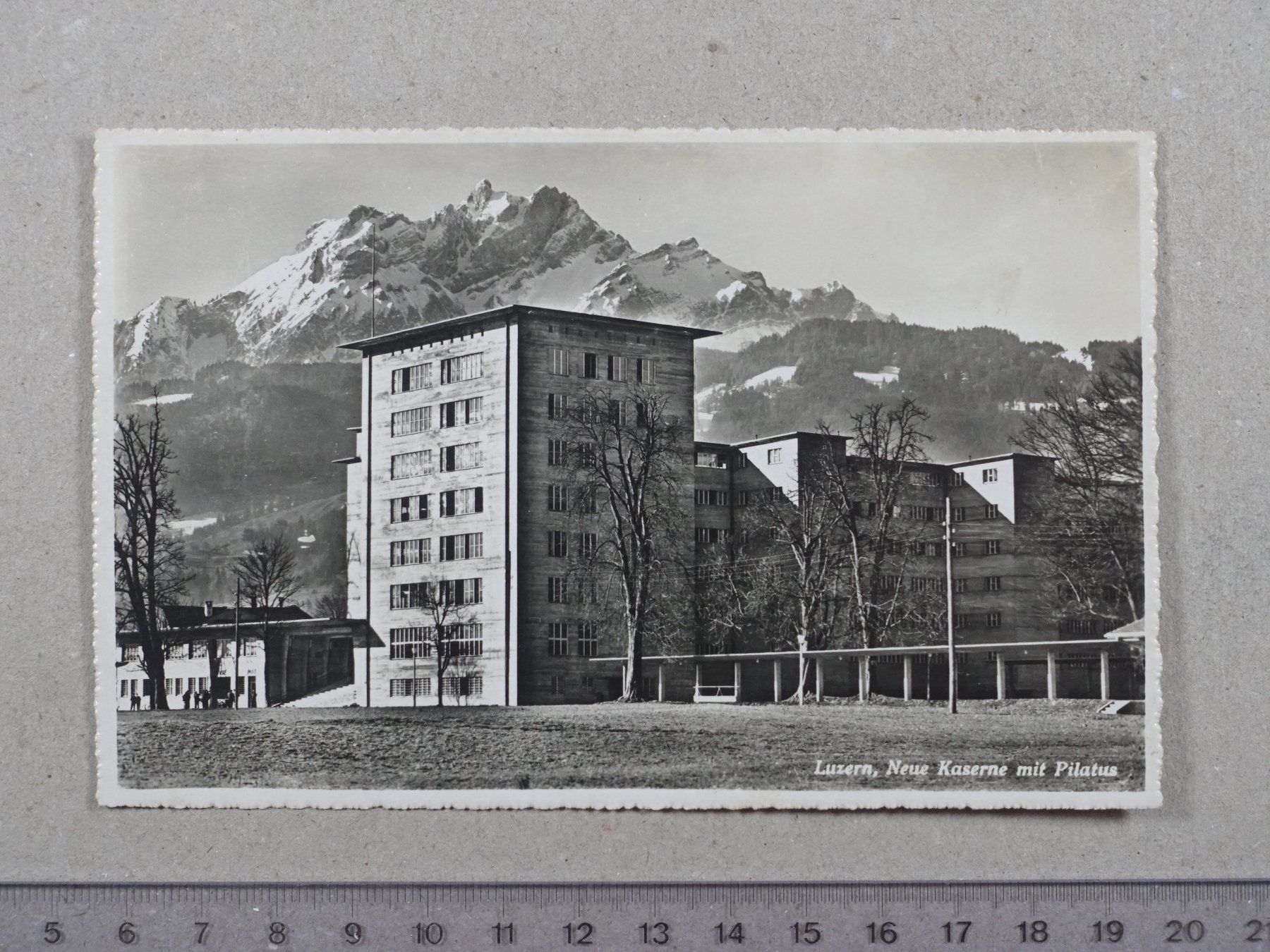 Ansichtskarten: Luzern, neue Kaserne mit Pilatus – Gebraucht aus Lenzburg von fh1