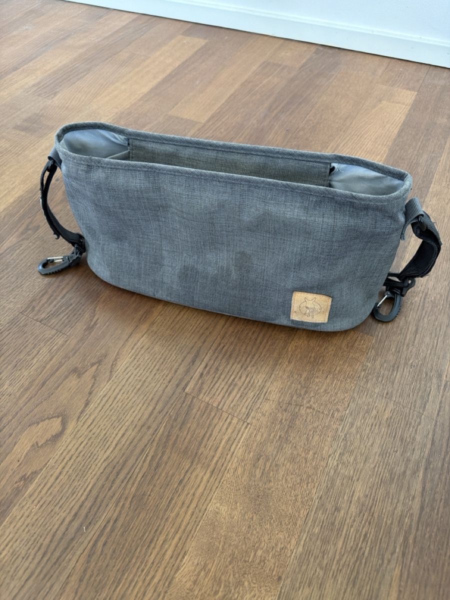 Lässig Kindertaschen: Kinderwagen Organizer grau mit Befestigung – Gebraucht aus Zürich von car_6g7b
