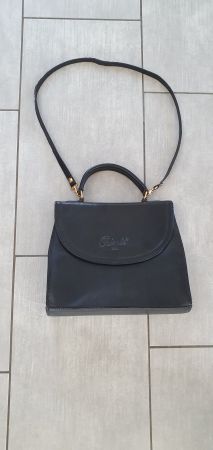 Gepflegte Handtasche, schwarz ab CH 1.00!