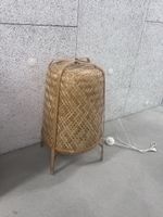 Stehlampe Bambus Korbmuster mit Fussschalter