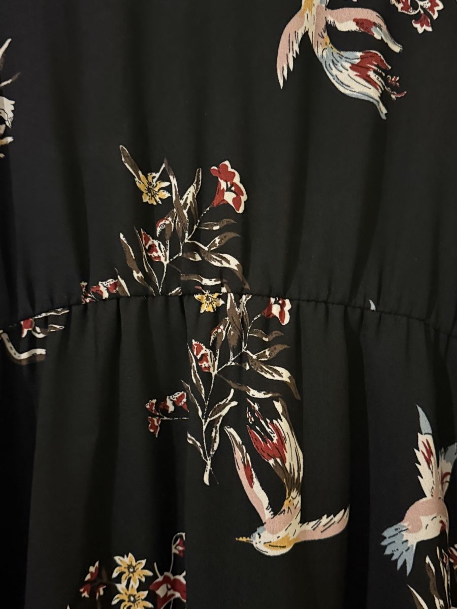 Vestiti: Schwarzes Kleid mit Vogelmuster, Grösse 44, About You – Nuovo (secondo la descrizione) da Basel venduto da zukk_ 1