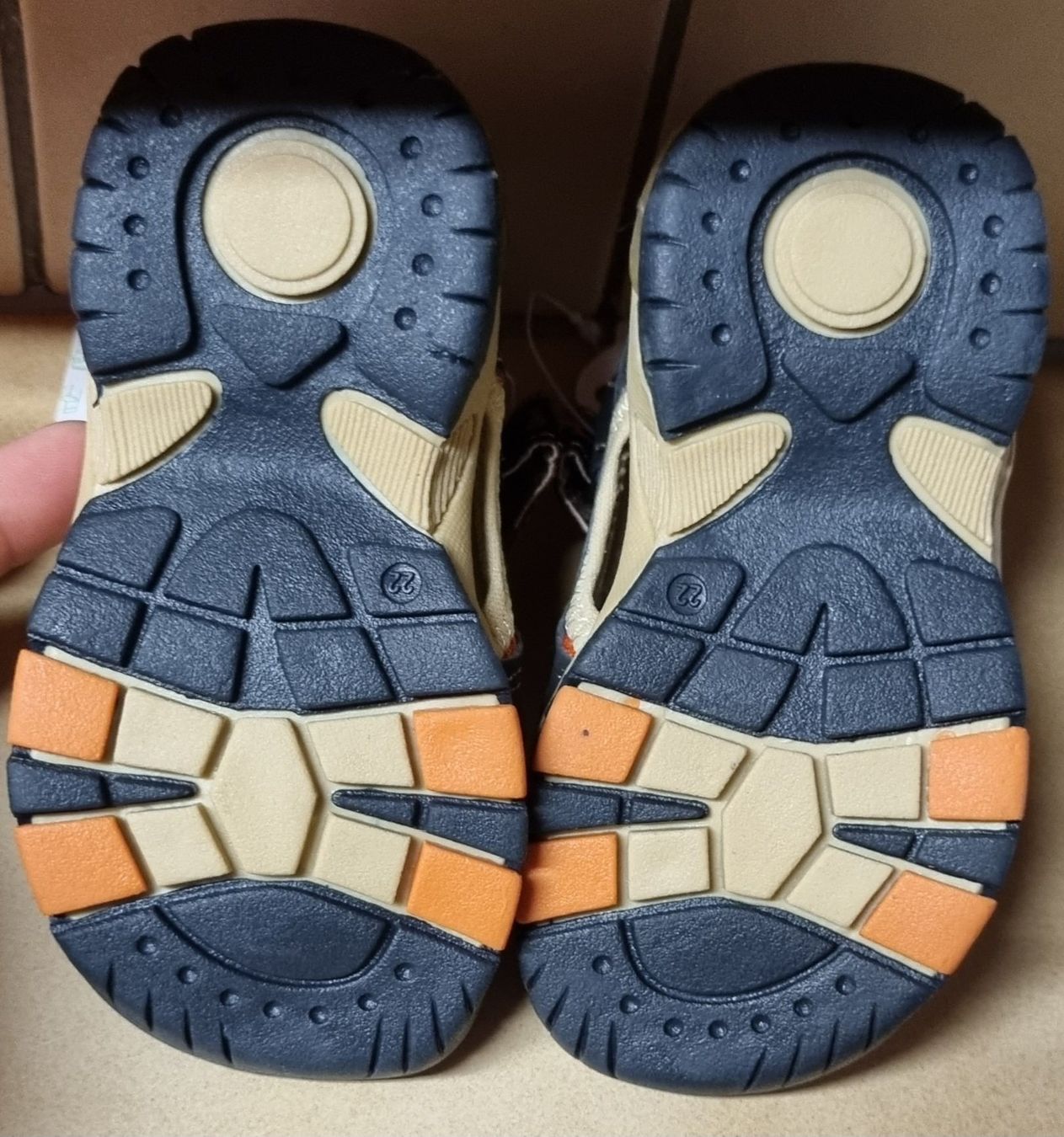 Chaussures garçon: 🦋NEUF🦋 Sandales   P: 22 – Neuf avec emballage d'origine à Sorvilier par ven2tou 3