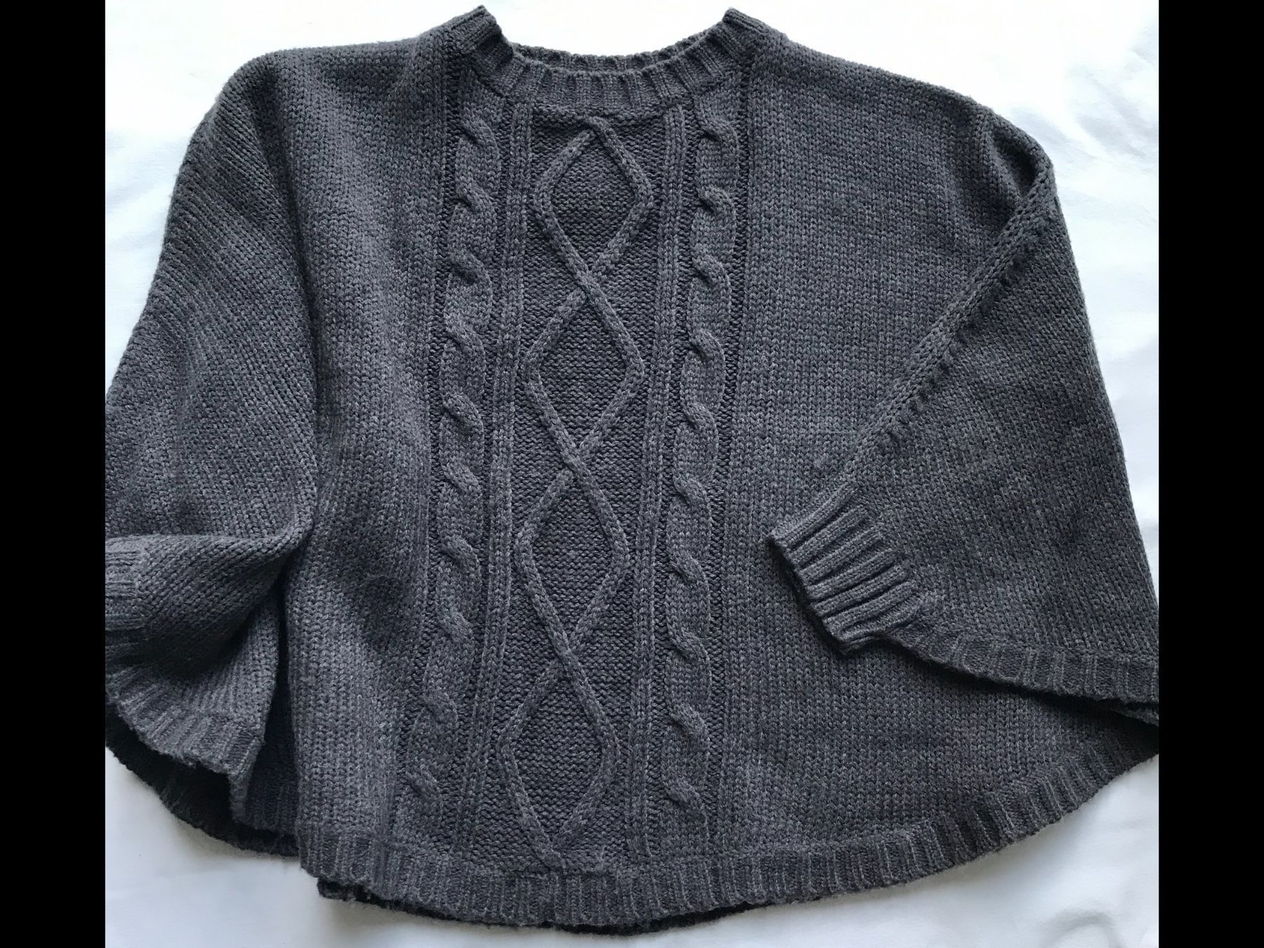 Pullover & Sweatshirts: Mädchen Pullover / Poncho Grösse 122 – Gebraucht aus uster von articles 2