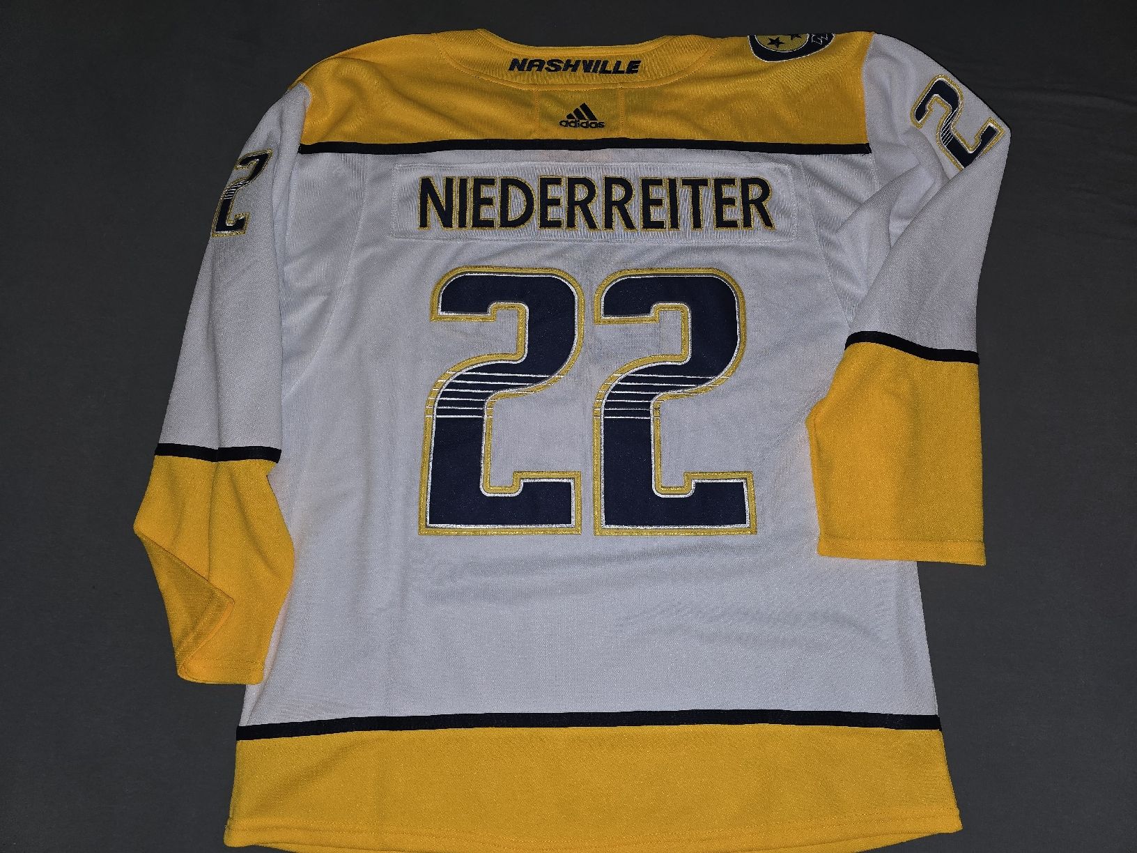 Canottiere & Pantaloni: Nashville Predators Niederreiter Jersey – Usato da Reigoldswil venduto da stonie73 2