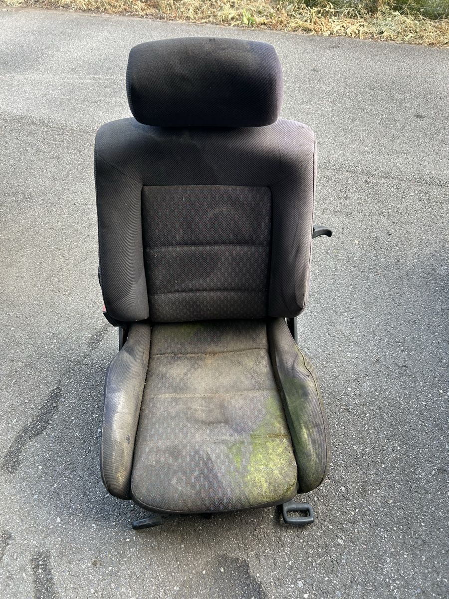 Volkswagen Tutti pezzi di ricambio auto: Sièges et banquette VW corrado – Difettoso da Muraz (Collombey) venduto da Wolfdog1978 2