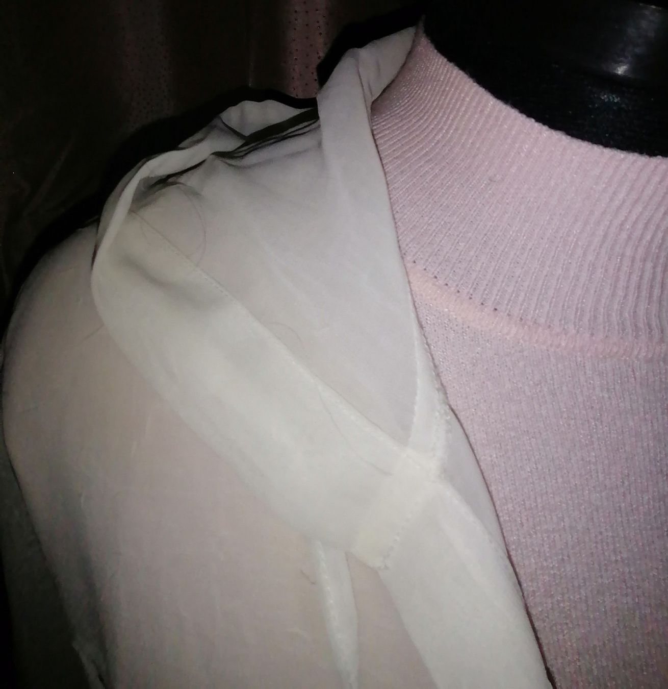 Camicette: Halbtransparente Retro Long Bluse mit Kapuze – Usato da Corcelles-près-Payerne venduto da RxOne_Krs 3