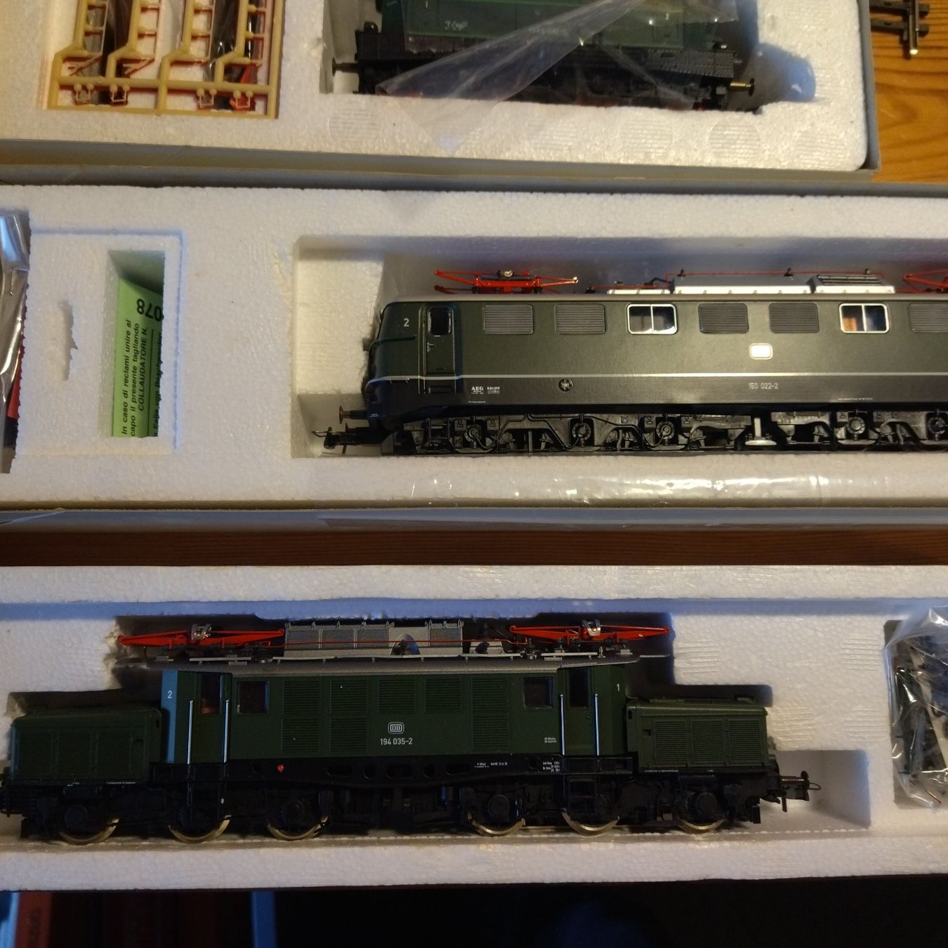 Roco Modelleisenbahnen: 4 Roco Loks (979) – Defekt aus Basel von BeanieUp 2