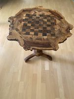 Handgemachter Schachtisch aus Holz