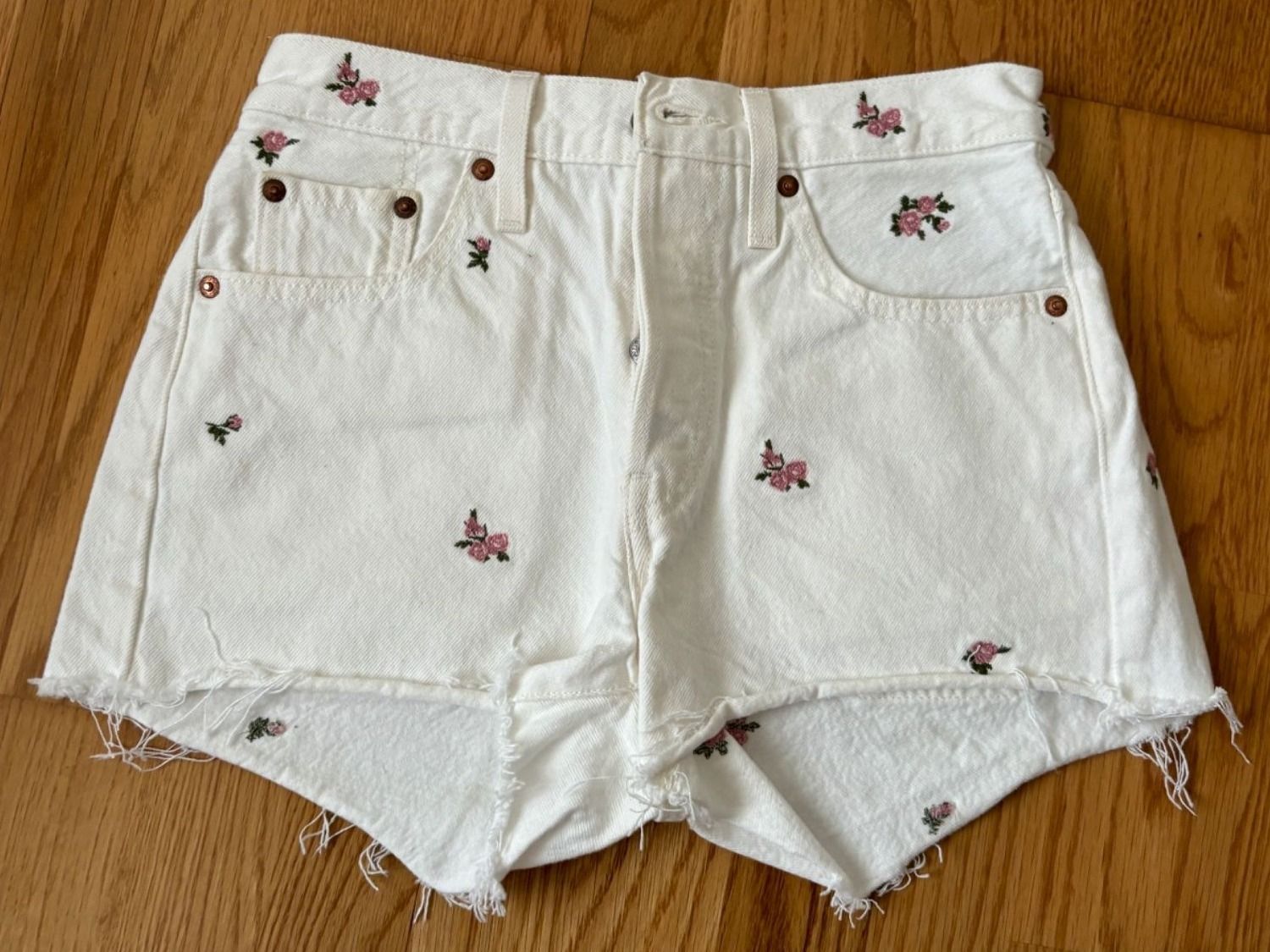 Levi's Pantaloni: LEVIS Schort Gr.W 25 (N) – Usato da Wallisellen venduto da AS.TZ.