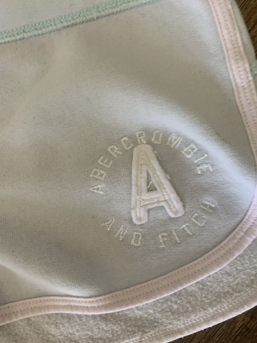 Abercrombie Pantaloni: Abercrombie&Fitch Shorts – Usato da Emmen venduto da ama_8wmn 2
