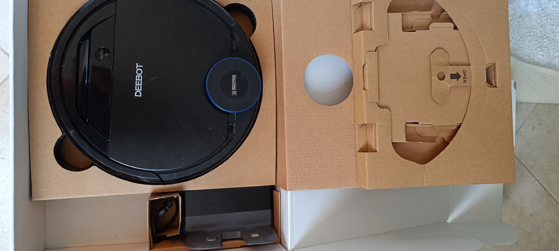Ecovacs Aspirateurs & Accessoires: ECOVACS DEEBOT OZMO 930 Saugroboter – Défectueux à Arbon par Gatto81 2