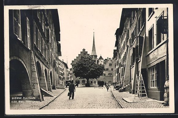 Cartes postales: AK Biel, Strasse Obergasse mit Passanten – D'occasion à Berlin par bartko-reher