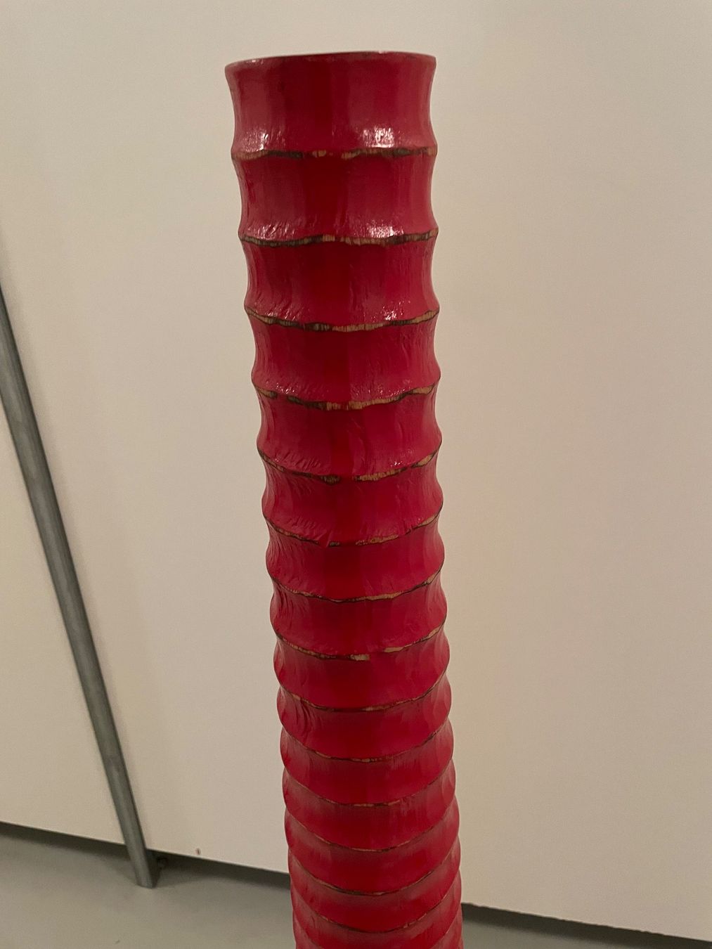 Vasi & Recipienti: Holzvase Handarbeit, rot, 114cm – Usato da Lenzerheide/Lai venduto da reblulai 1