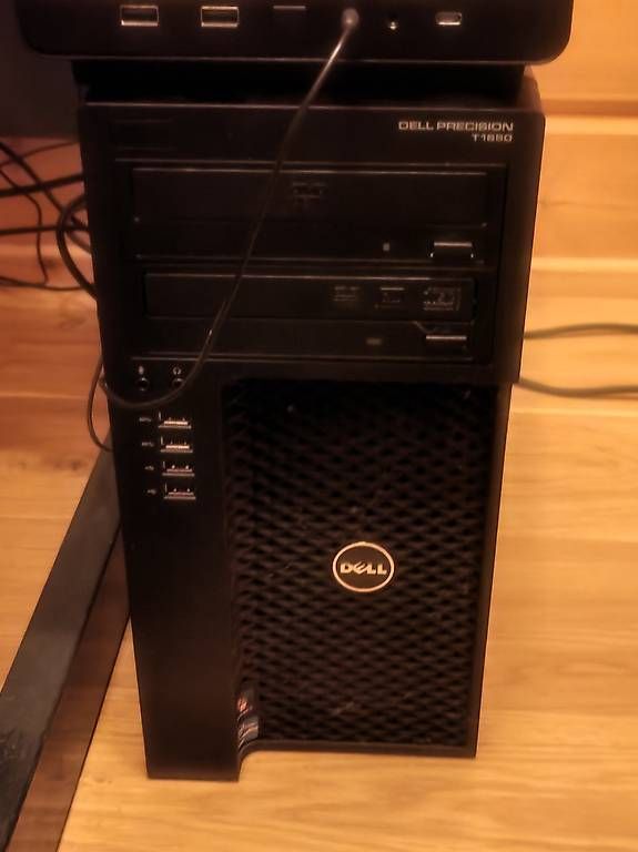 Dell PC: Pc Dell avec 2 écran – Usato da Grimisuat venduto da Drizzt75