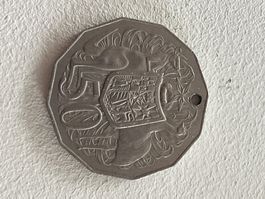 Australische 50 Cent Münze 1974 mit Loch