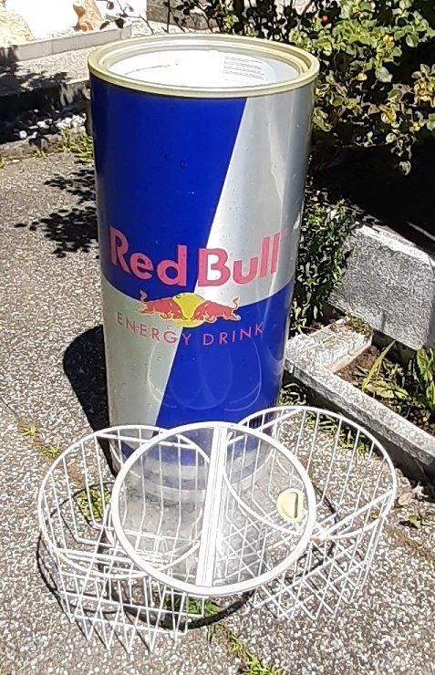 Red Bull Kühlschrank in Dosenform