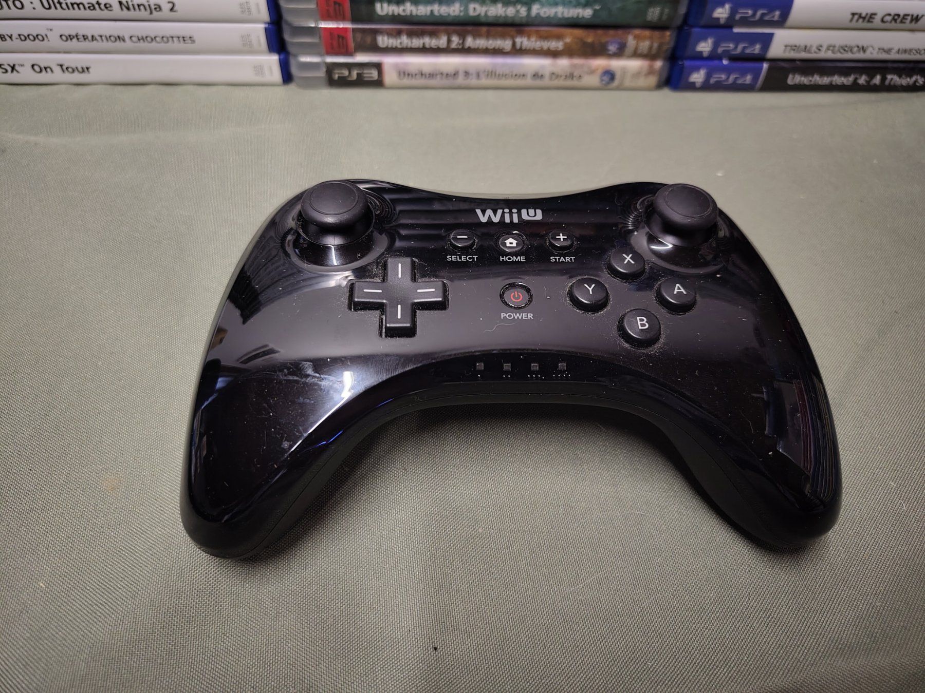 Nintendo Controller: Manette Wii U Pro – Usato da Saxon venduto da dan_drn5