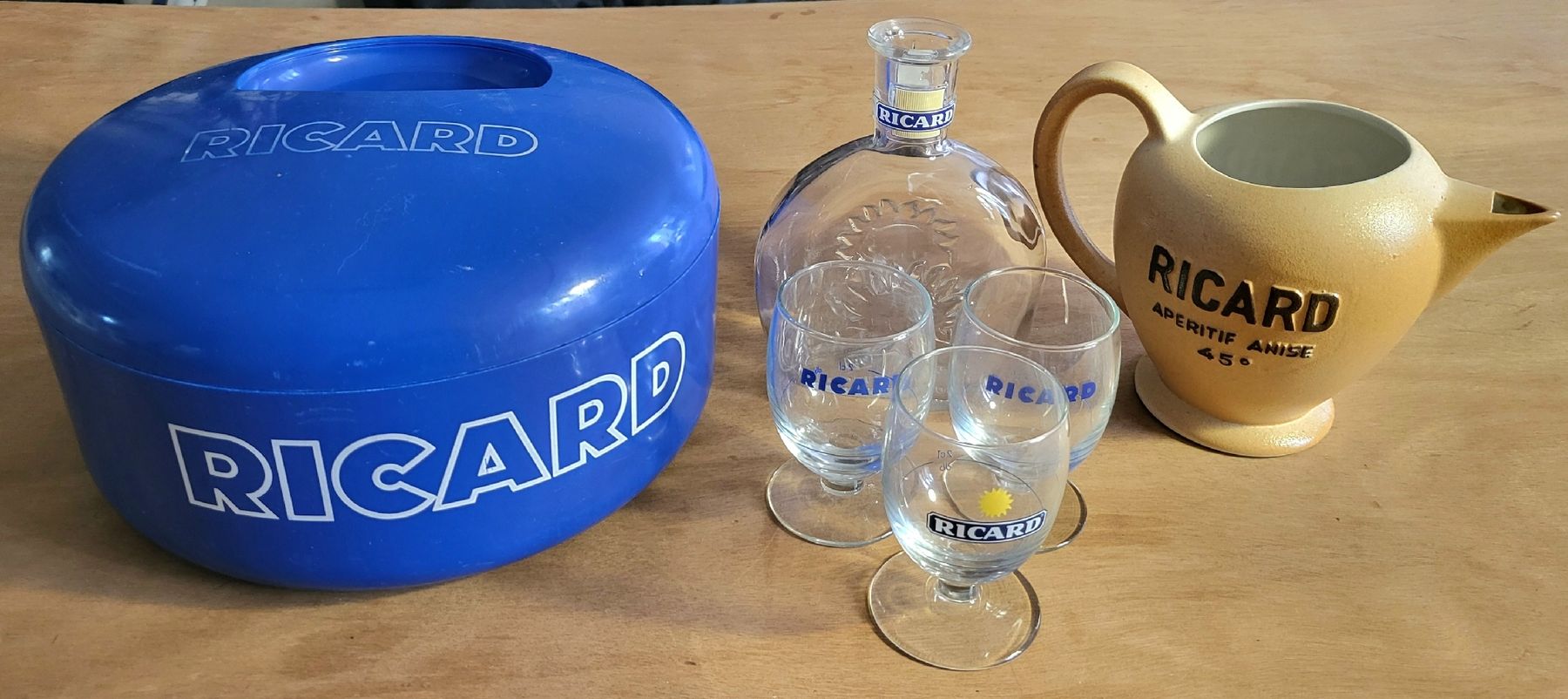 Ricard Caraffe: Set d'articles Ricard – Usato da Montet (Glâne) venduto da Koada2