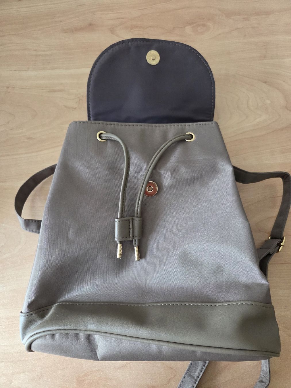 Taschen für Damen: Modische Elegante Rucksack Tasche 4er Set Fabrikneu  – Neu und originalverpackt aus Winterthur von katzen07 6