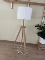 Stehlampe Holz Dreibein Weiss Lampe guter Zustand Ikea