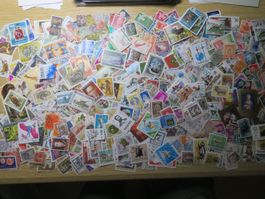 Briefmarken Europa, viele Motive, ca. 70 Gr. abgelöst