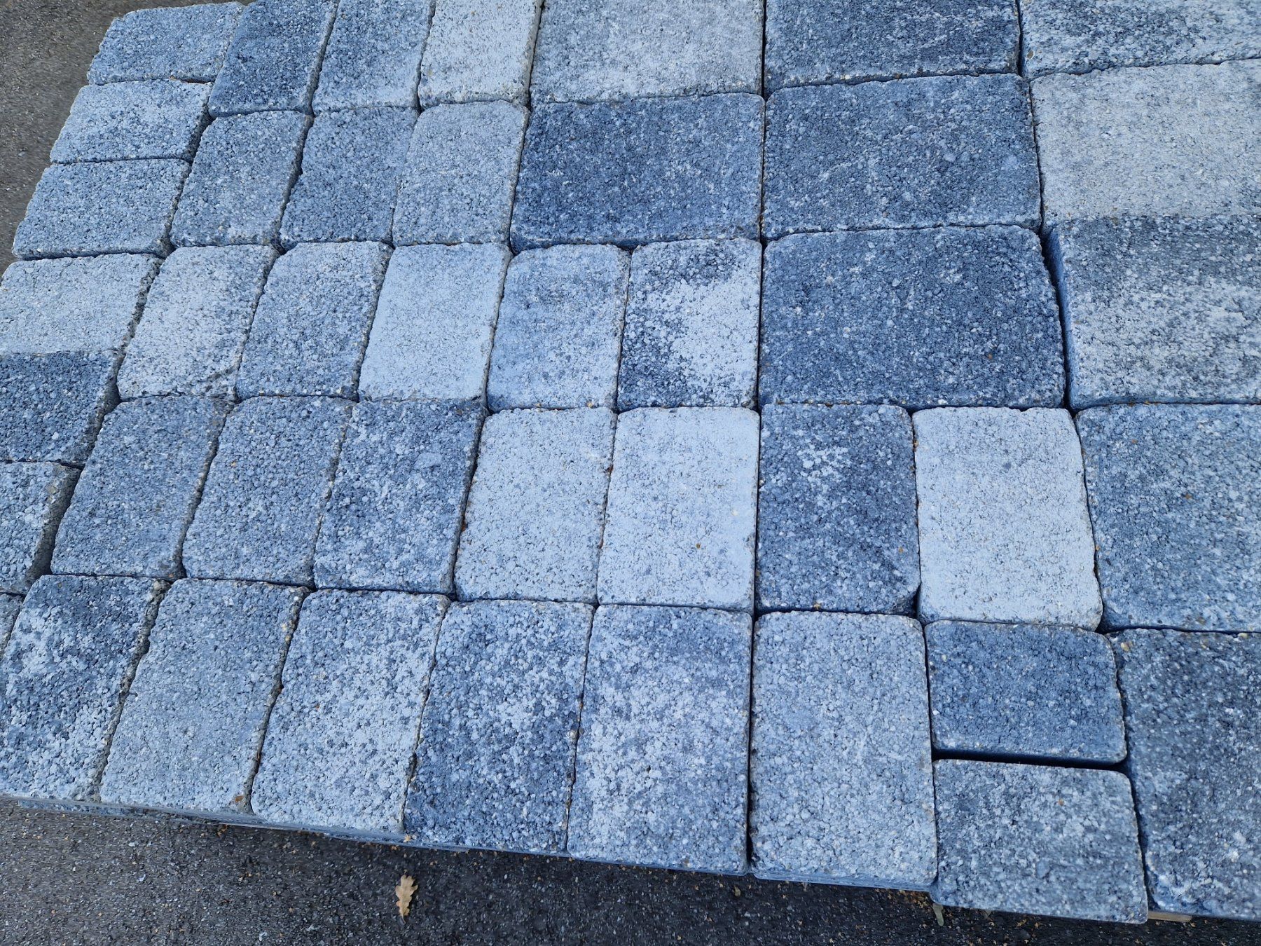 Steine & Dachziegeln: Tegula Pflastersteine – Gebraucht aus St. Erhard von Zimi999 1
