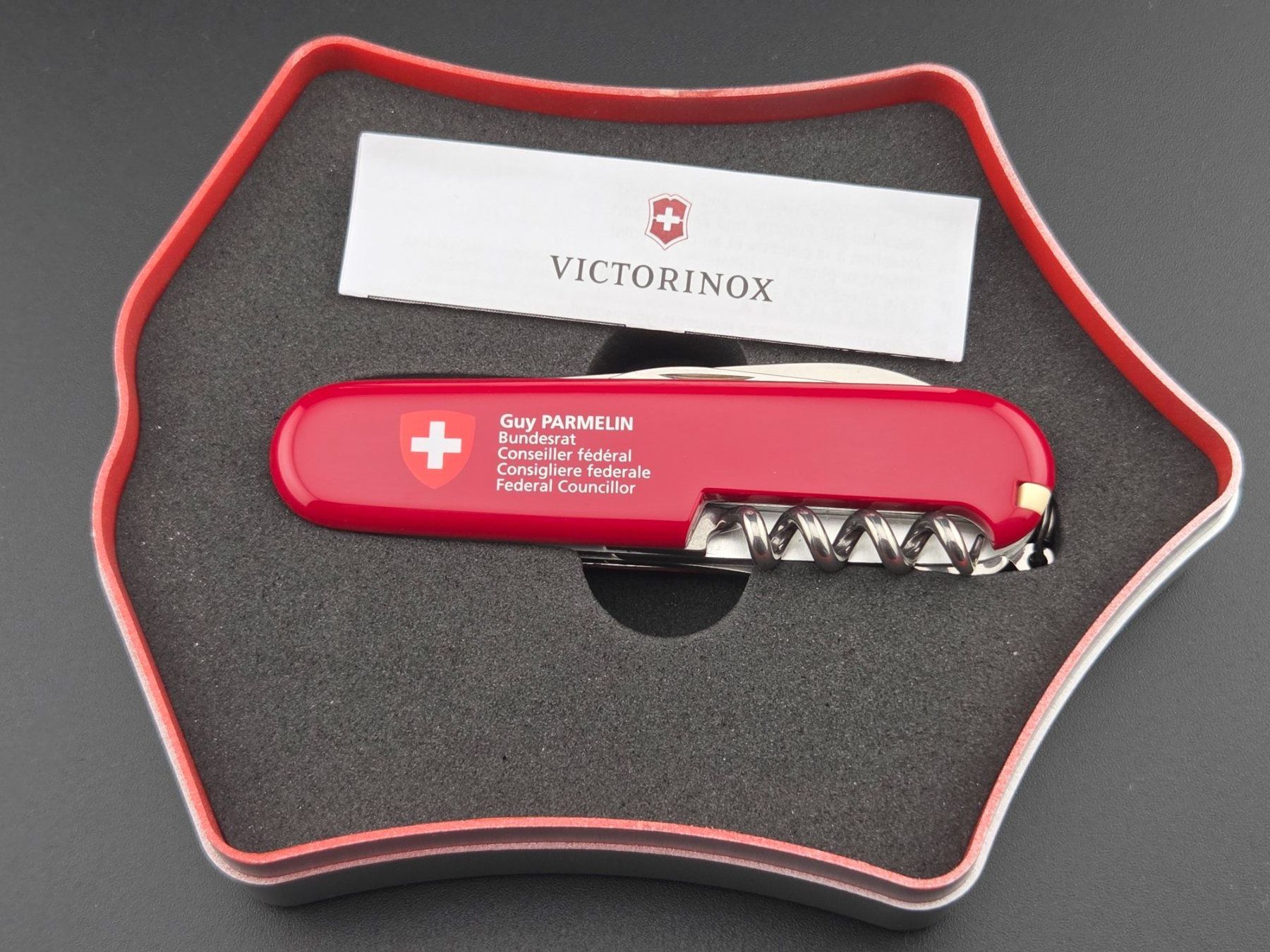 Victorinox Taschenmesser: Victorinox Climber "Bundesrat Guy Parmelin" mit Geschenkbox – Neu (gemäss Beschreibung) aus Agno von Gabbianonero 3