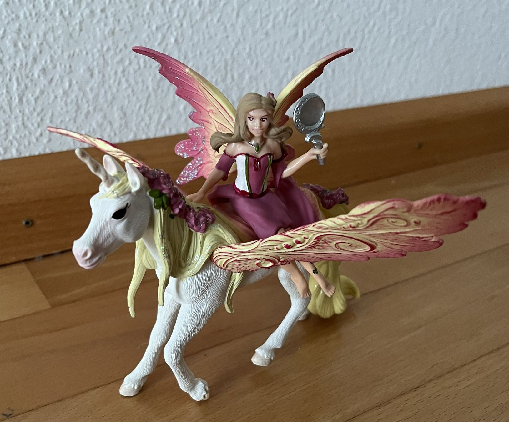 Schleich Giocattoli: Schleich Bayala - Feya mit Pegasus-Einhorn – Usato da Muttenz venduto da Juvenile33