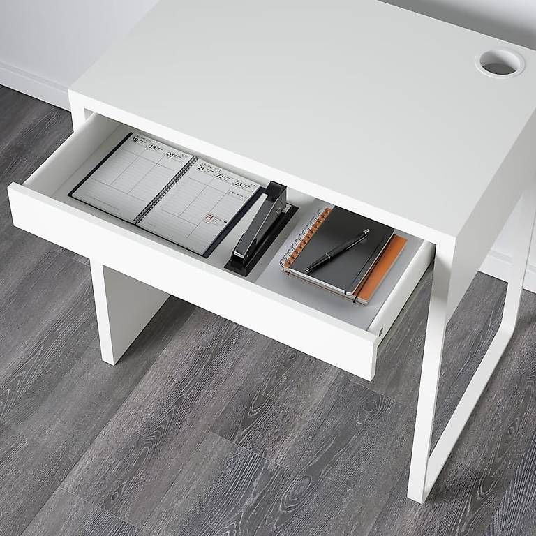 Ikea Scrivanie: Schreibtisch weiss – Usato da St.Gallen venduto da Bia369
