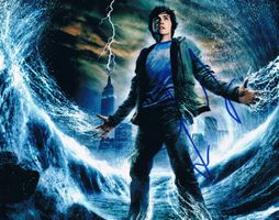 Logan Lerman Percy Jackson Autogramm signiert Foto 20x27cm
