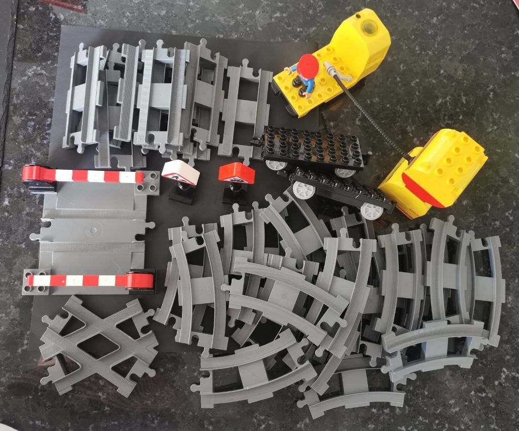 Lego Jouets: LEGO DUPLO Eisenbahn – D'occasion à Oberdiessbach par Sammadran