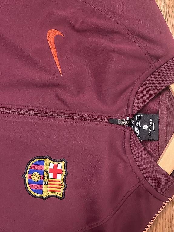 Nike Giacche: Barcelona Trainingsjacke – Usato da Bad Ragaz venduto da Closet_Dealz1 1