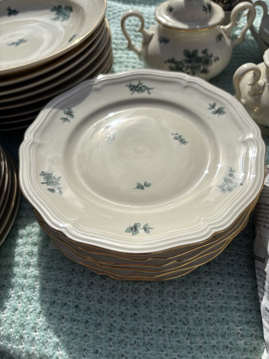 Rosenthal Set di piatti: Rosenthal und Thomas Ivory Service Geschirr – Usato da Dietlikon venduto da Ausloeser