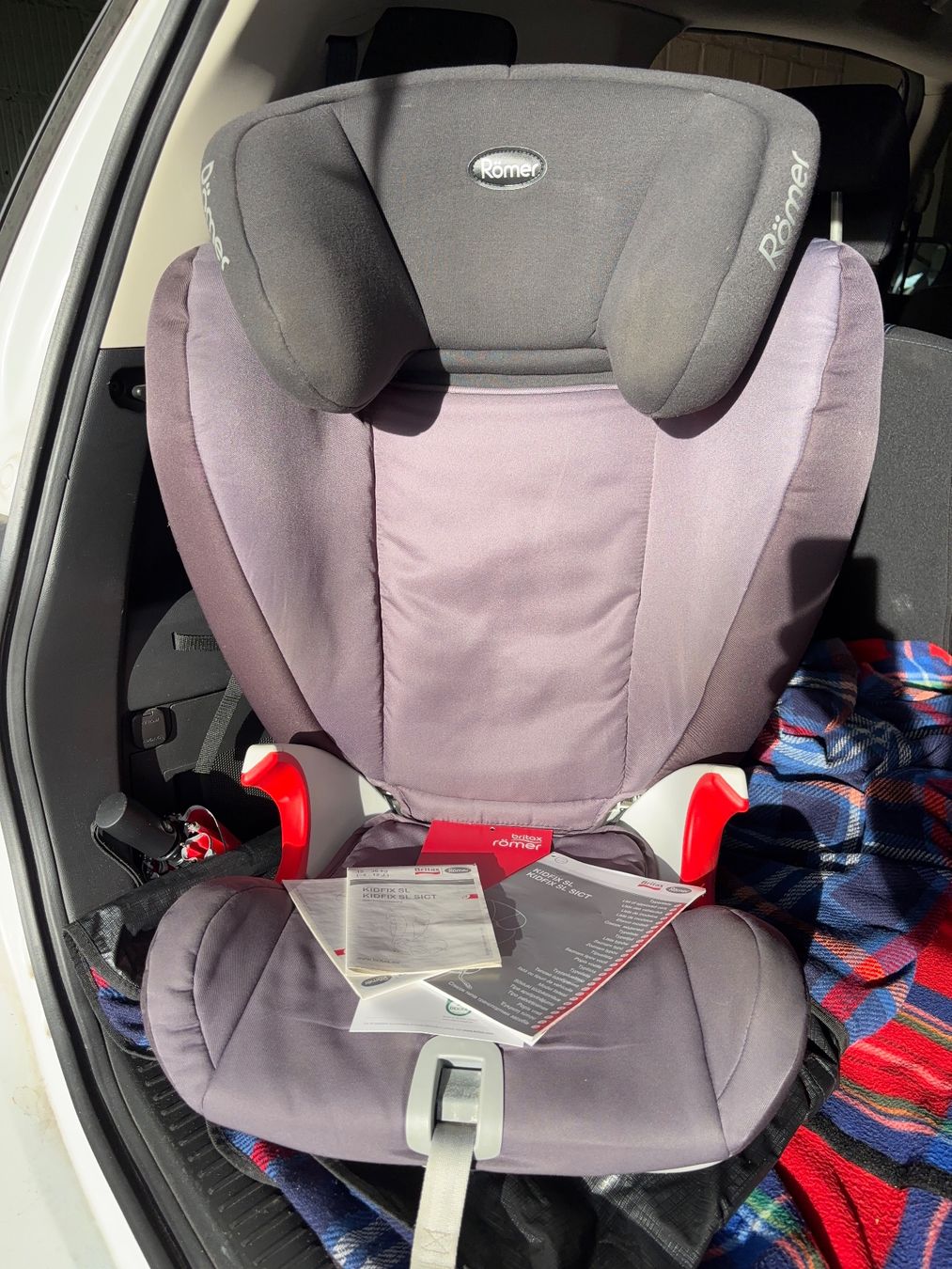 Britax Römer Auto-Kindersitze: Kindersitz Britax Römer KIDFIX SL – Gebraucht aus Embrach von gapang