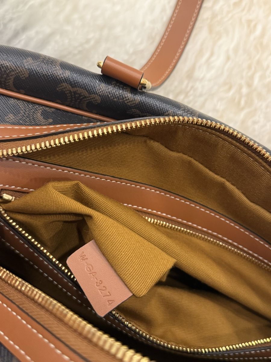 Celine Borse da donna: Celine Triomphe Tasche Np. 2250.- Fr – Usato da Ellighausen venduto da privateseller 6