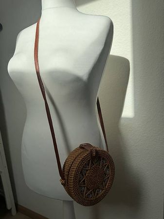 Runde Rattan Umhängetasche braun guter Zustand