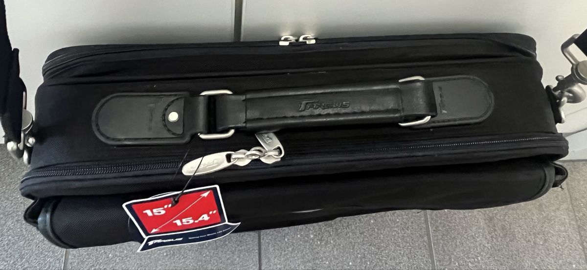 Targus Taschen: Nagelneue Targus Laptoptasche – Neu und originalverpackt aus Hünenberg See von spartakus02 2