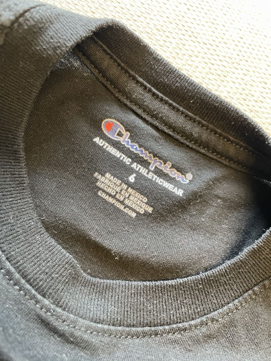 Champion T-shirt: T-Shirt Champion Grösse 6 – Usato da Goldswil venduto da Fisel 3