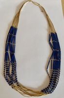 Halskette Lapis Lazuli mit Goldfarben Details mehrreihig