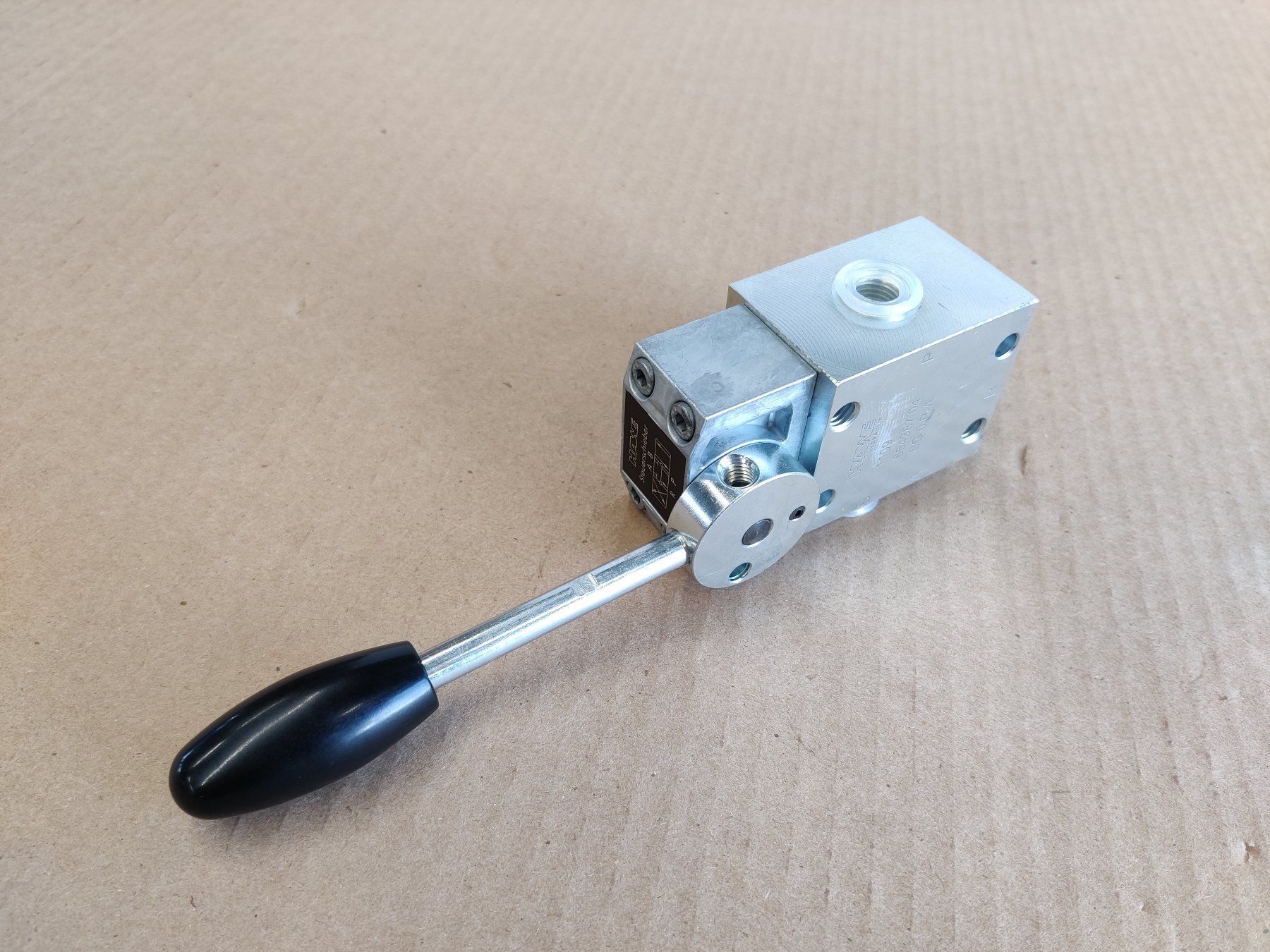 Tutte le macchine: Hawe Wegeschieber mit Handhebel 04 – Nuovo e nell'imballaggio originale da Fischbach-Göslikon venduto da Elektromech_Verkauf 4