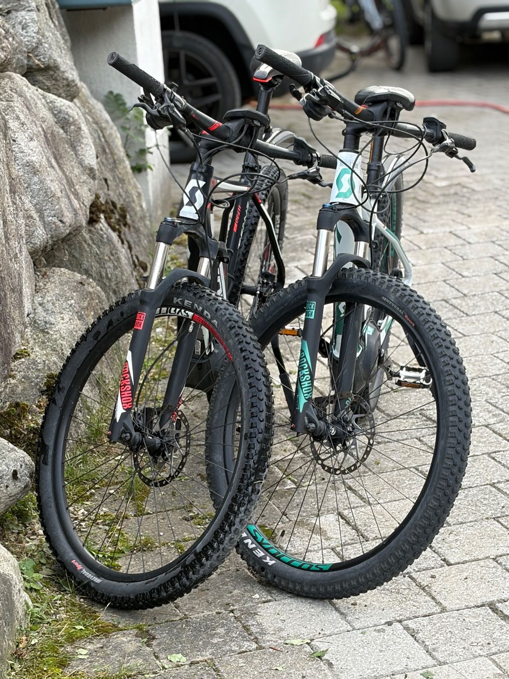 Scott Vélos: 2 Mountain E-Bike Scott E-Scale 730 und E-Contessa Scale 730 – D'occasion à Serneus par pipo17 3