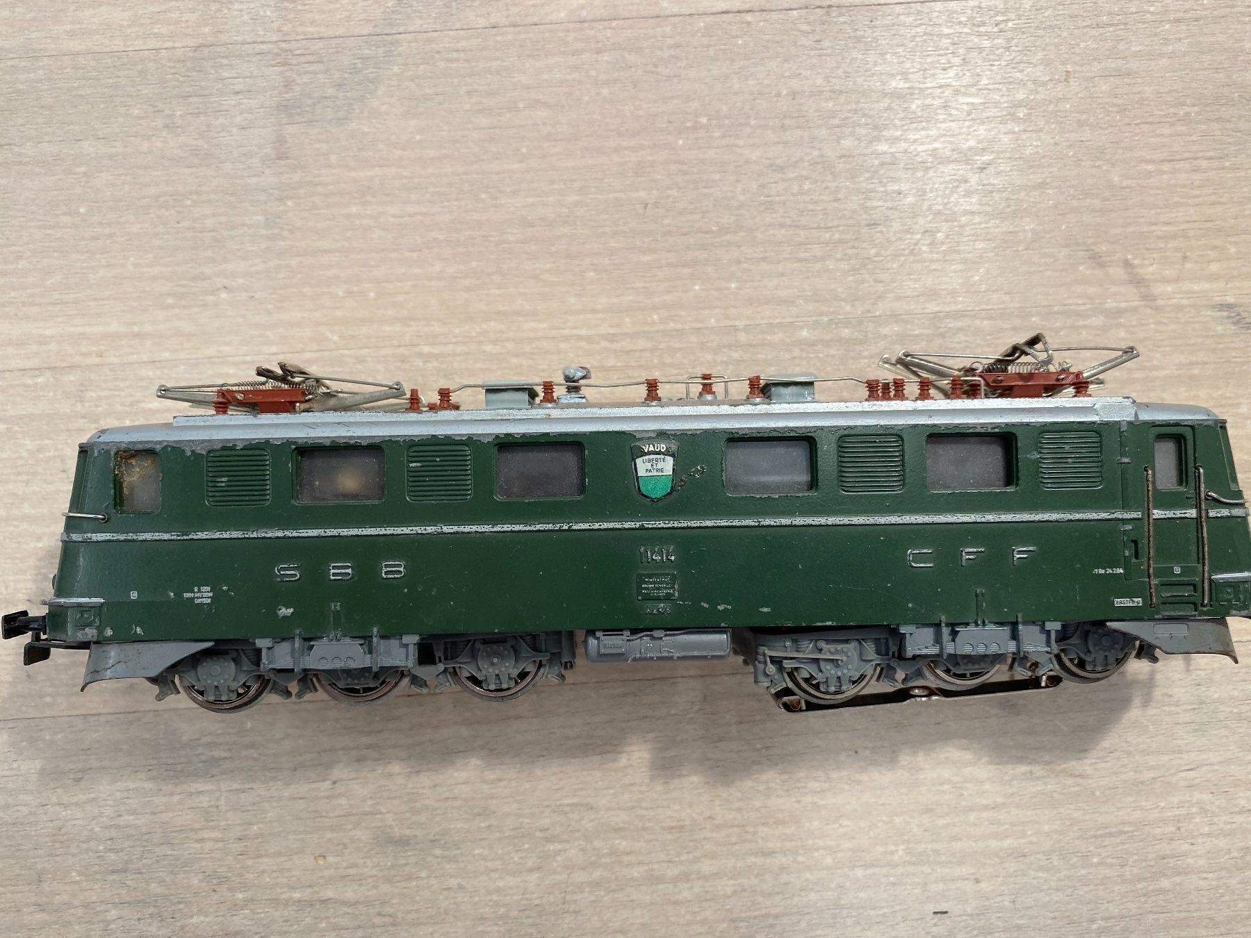 Märklin Modellini di ferrovie: Märklin 3050 SBB Ae6/6 Vaud – Usato da Lupsingen venduto da New-Haven 1