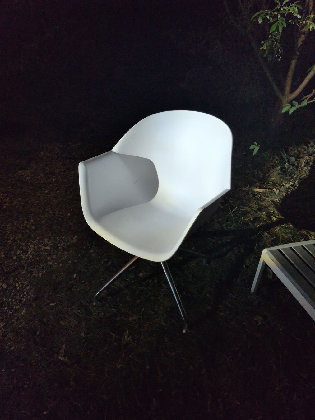Stühle: Designerstuhl im Stil von EAMES – Gebraucht aus basel von sta.bile 2