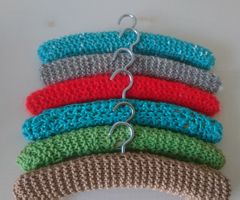6 Sasha Puppen Holz-Kleiderbügel überstrickt, handmade