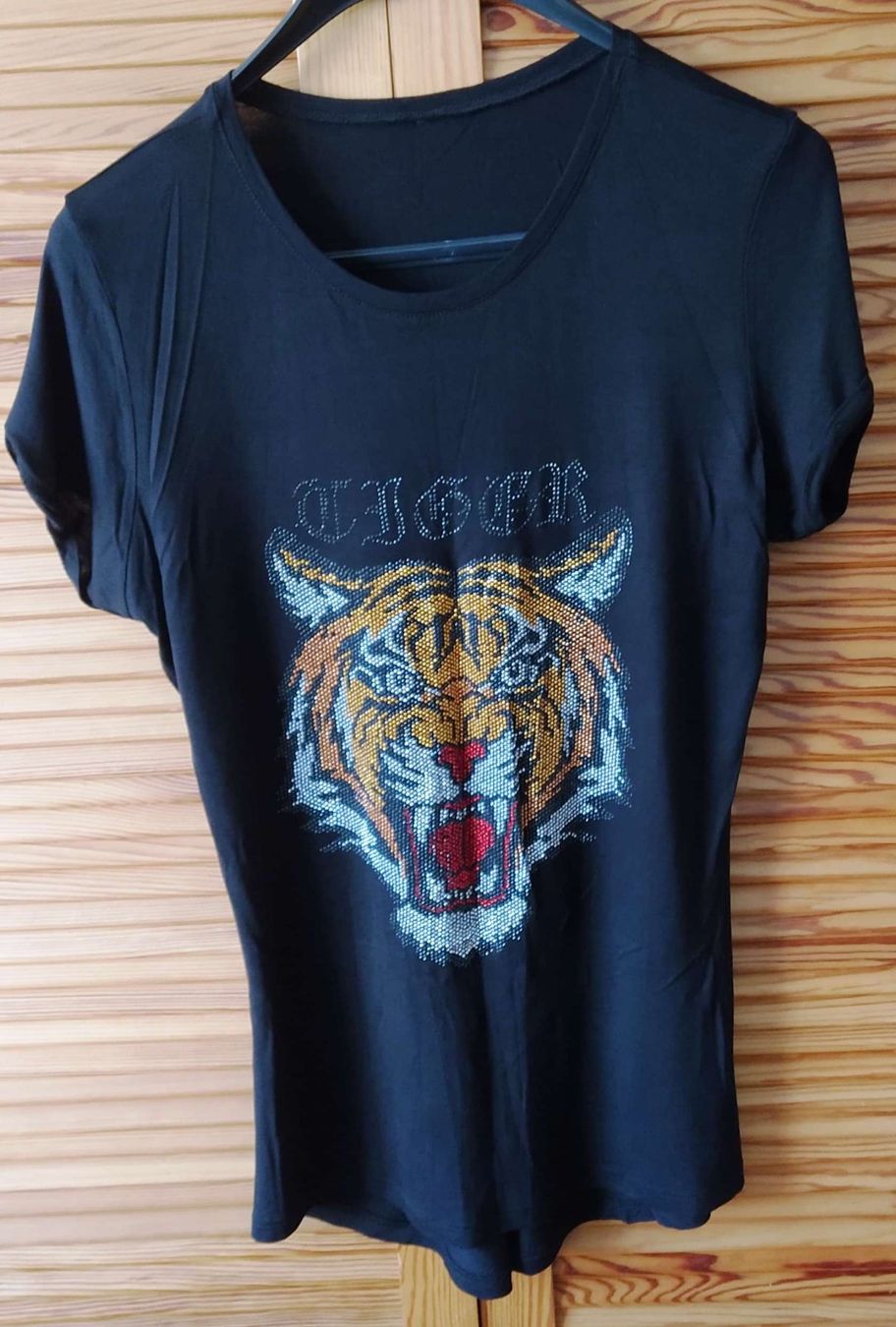 T-shirt: T-Shirt mit Strass Muster  - Grösse M - – Nuovo (secondo la descrizione) da Zürich venduto da 1-2-3-Kaufen