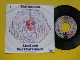 The Tokens – She Lets Her Hair Down