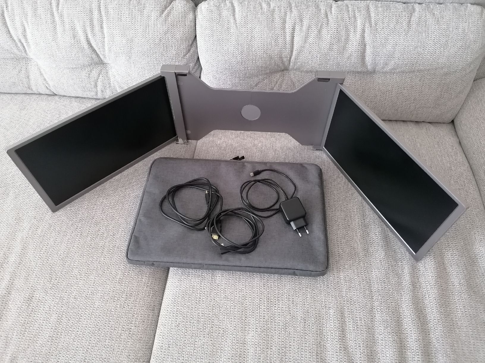 Ecrans: Two foldable additional monitors for laptop – D'occasion à Zürich par thesuccessnow