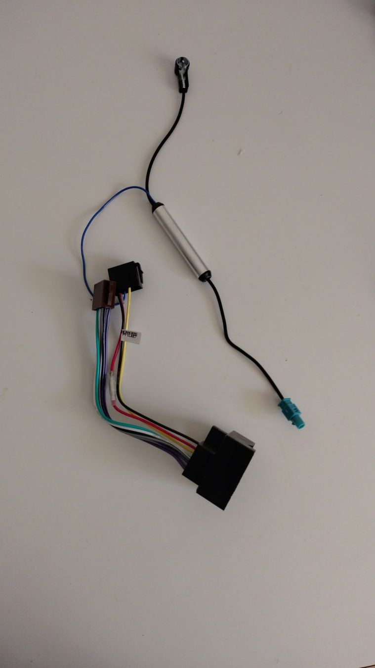 Quad Lock Unità & Adattatore: Kit Adaptateur Autoradio Quadlock Iso – Nuovo (secondo la descrizione) da Auvernier venduto da Budhette