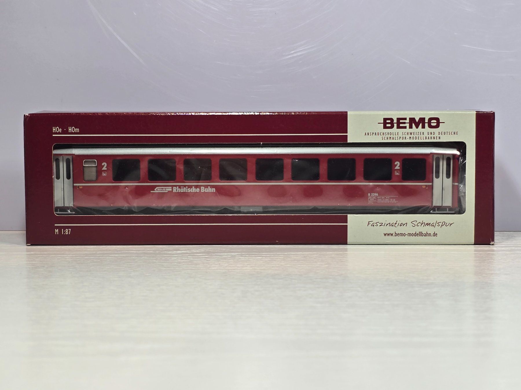 Bemo Modellini di ferrovie: Bemo 3250156, RhB, B 2296, Einheitswagen I, refit, Vitrine – Nuovo (secondo la descrizione) da Kloten venduto da Nicola2